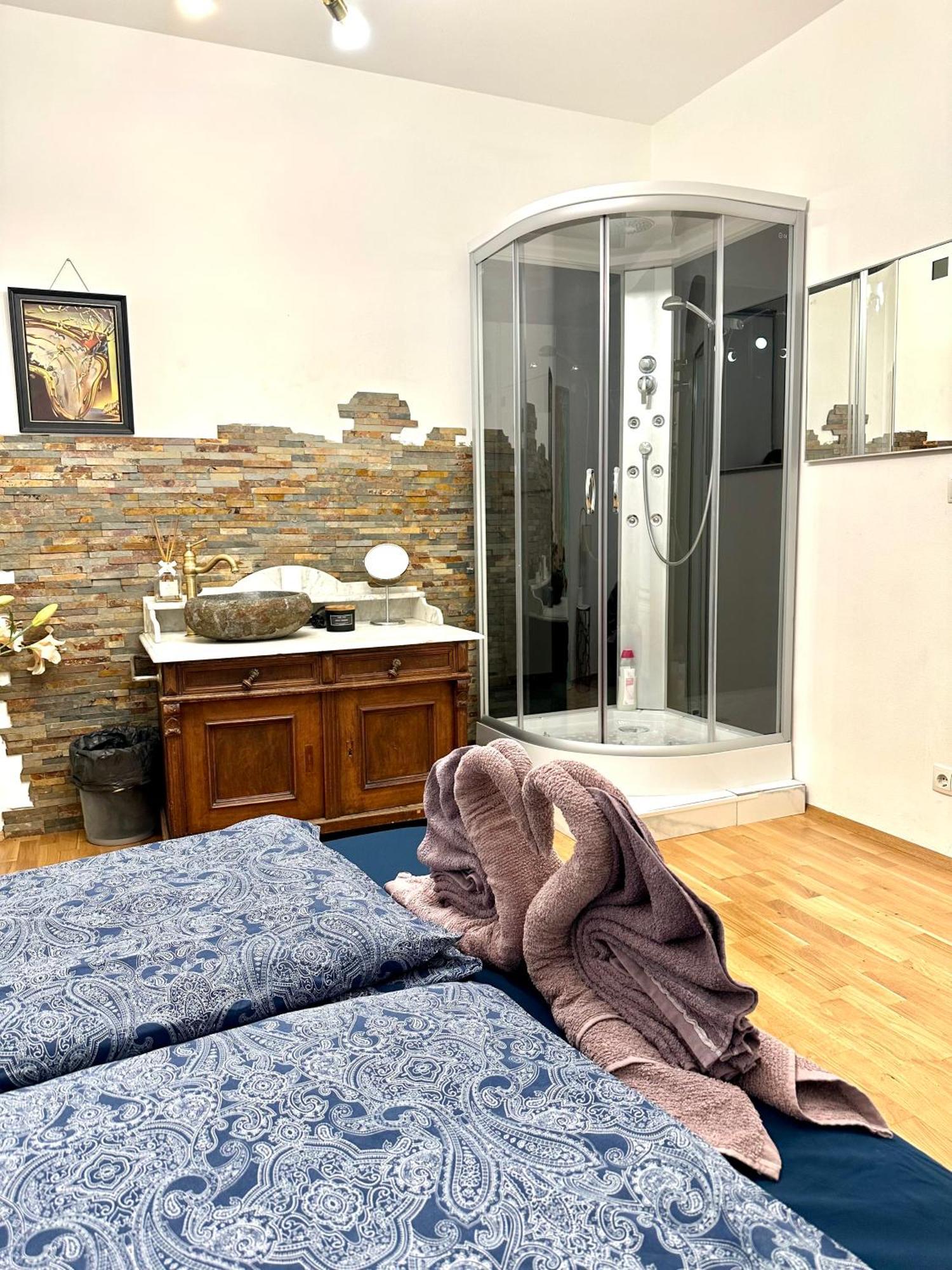 City Center Apartment Wina Bagian luar foto