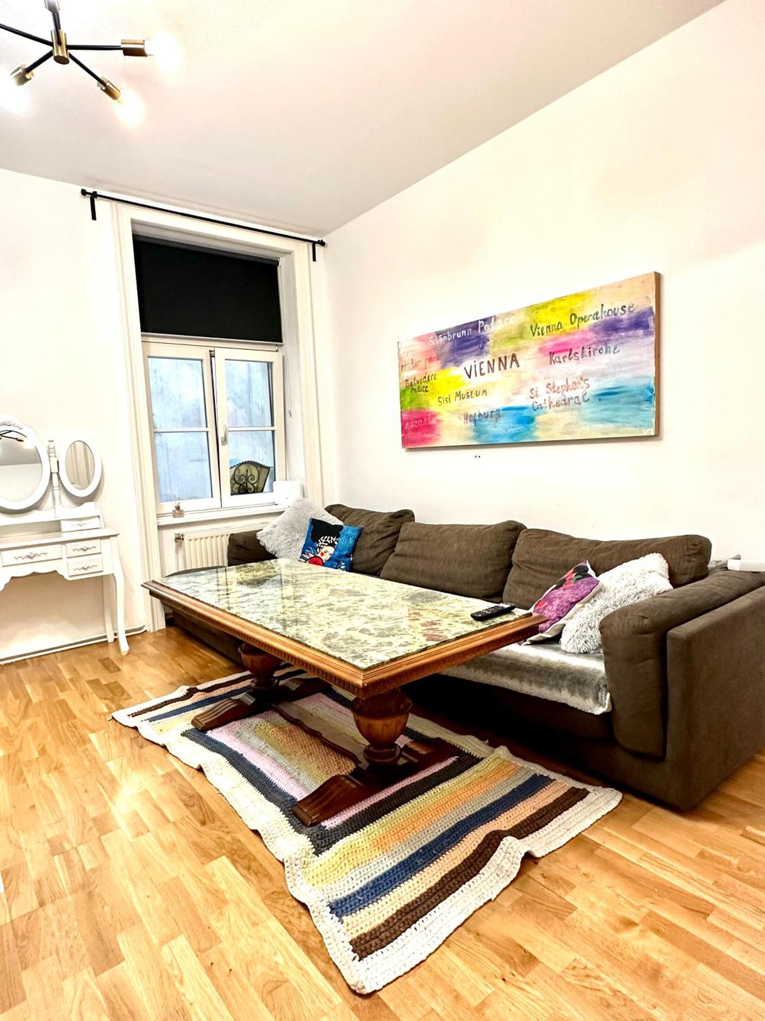 City Center Apartment Wina Bagian luar foto