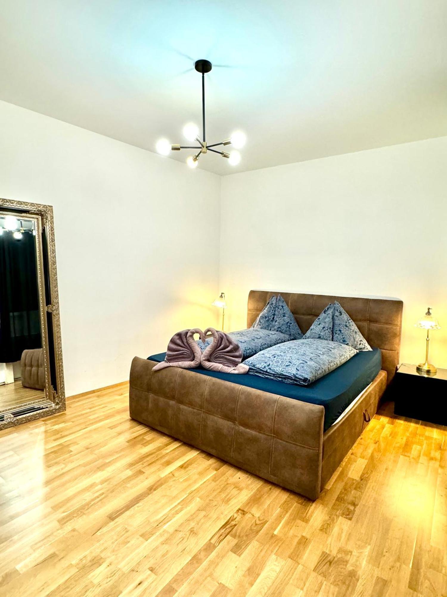 City Center Apartment Wina Bagian luar foto